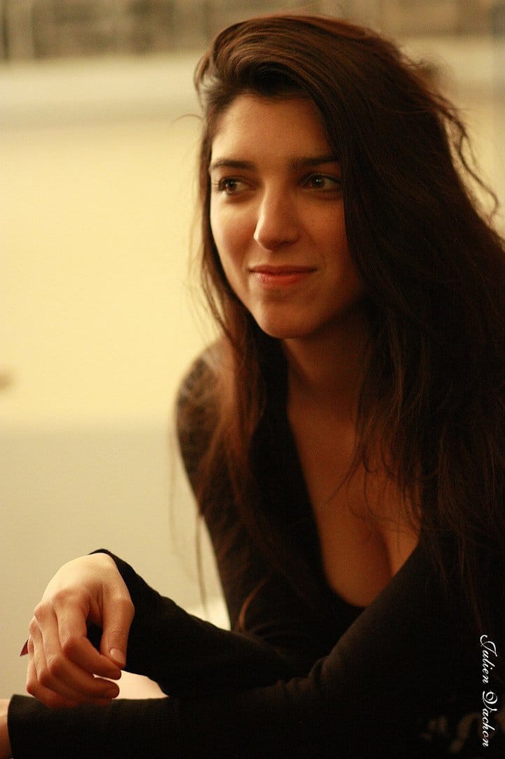 Julia Guez, artiste à l'atelier de Cédric