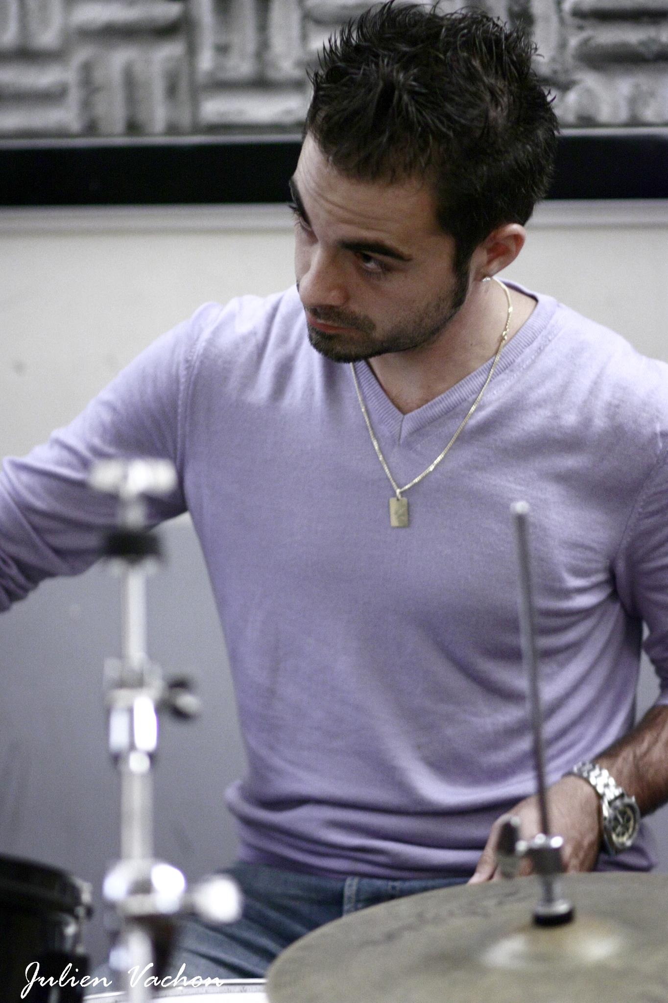 Kevin Bloquet, artiste à l’atelier de Cédric