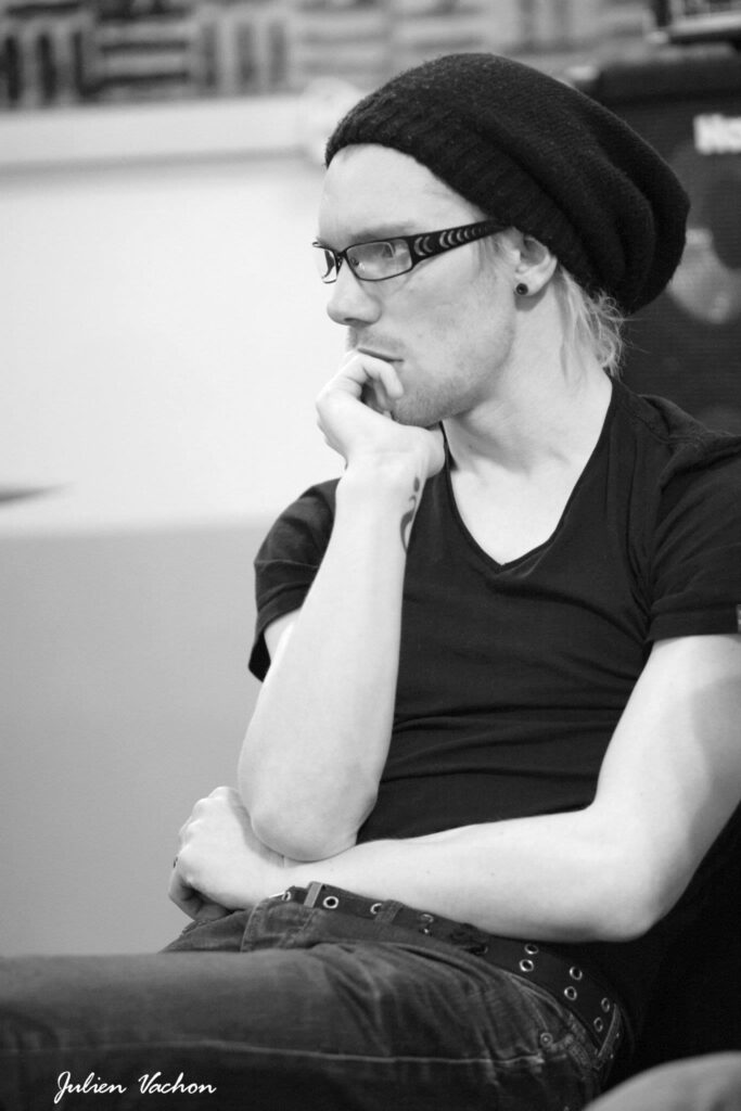 Gregory Deck, artiste à l'atelier de Cédric