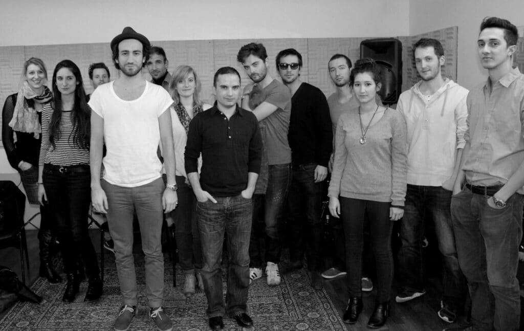 Tommy Gin, manager d'artistes et fondateur de Gin Agency, photographié pour L'Atelier de Cédric