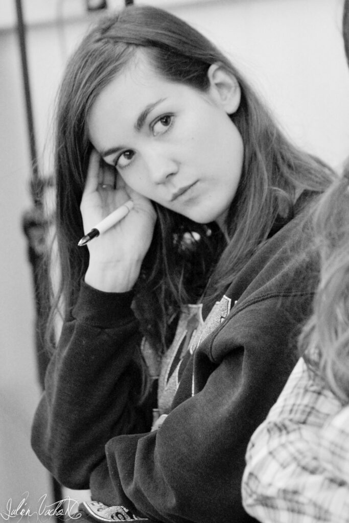 Chloé Plancoulaine, artiste à l'atelier de Cédric