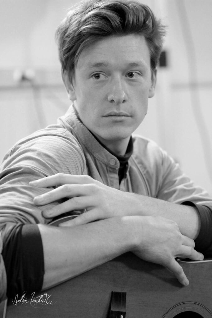 Peter Deaves, artiste à l'atelier de Cédric
