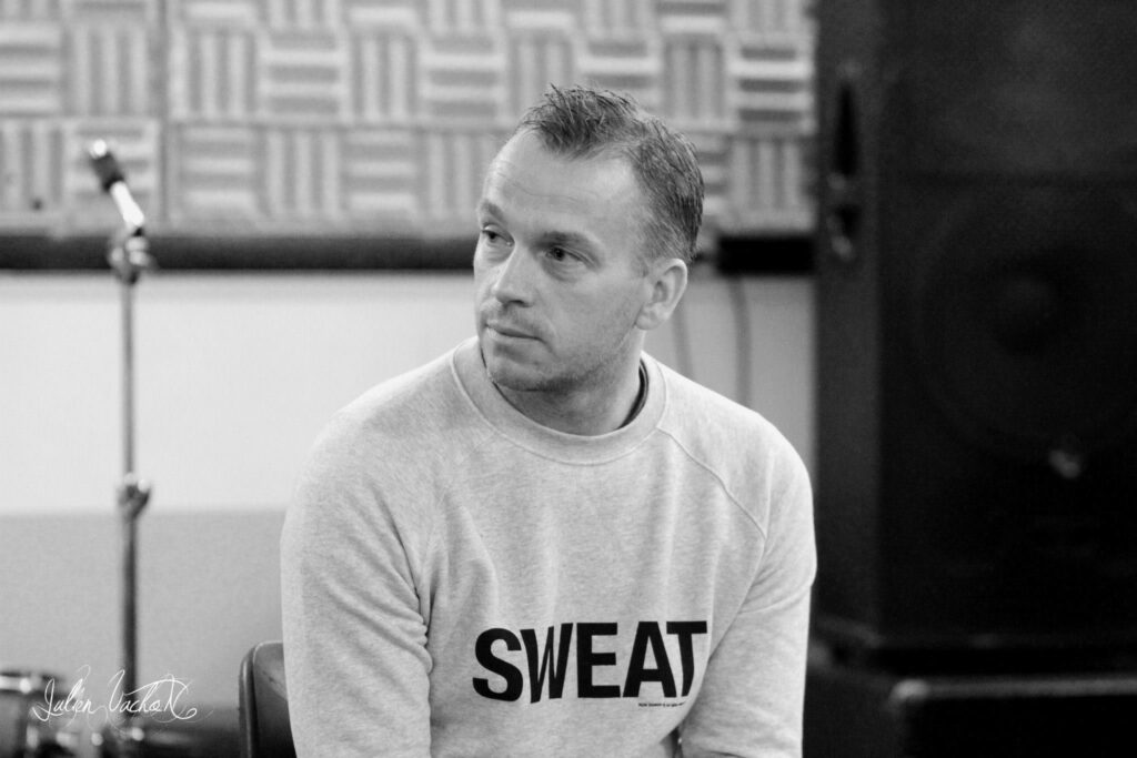 Ludovic Barnouin, manager d'artistes, photographié pour L'Atelier de Cédric