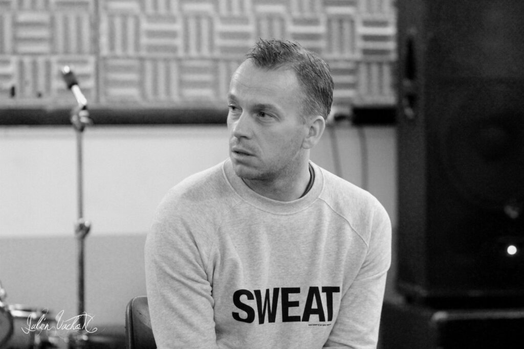 Ludovic Barnouin, manager d'artistes, photographié pour L'Atelier de Cédric