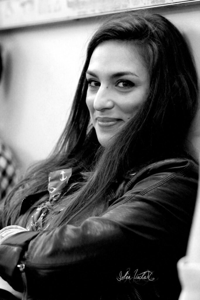 Haylen Namvarazad, artiste à l'atelier de Cédric