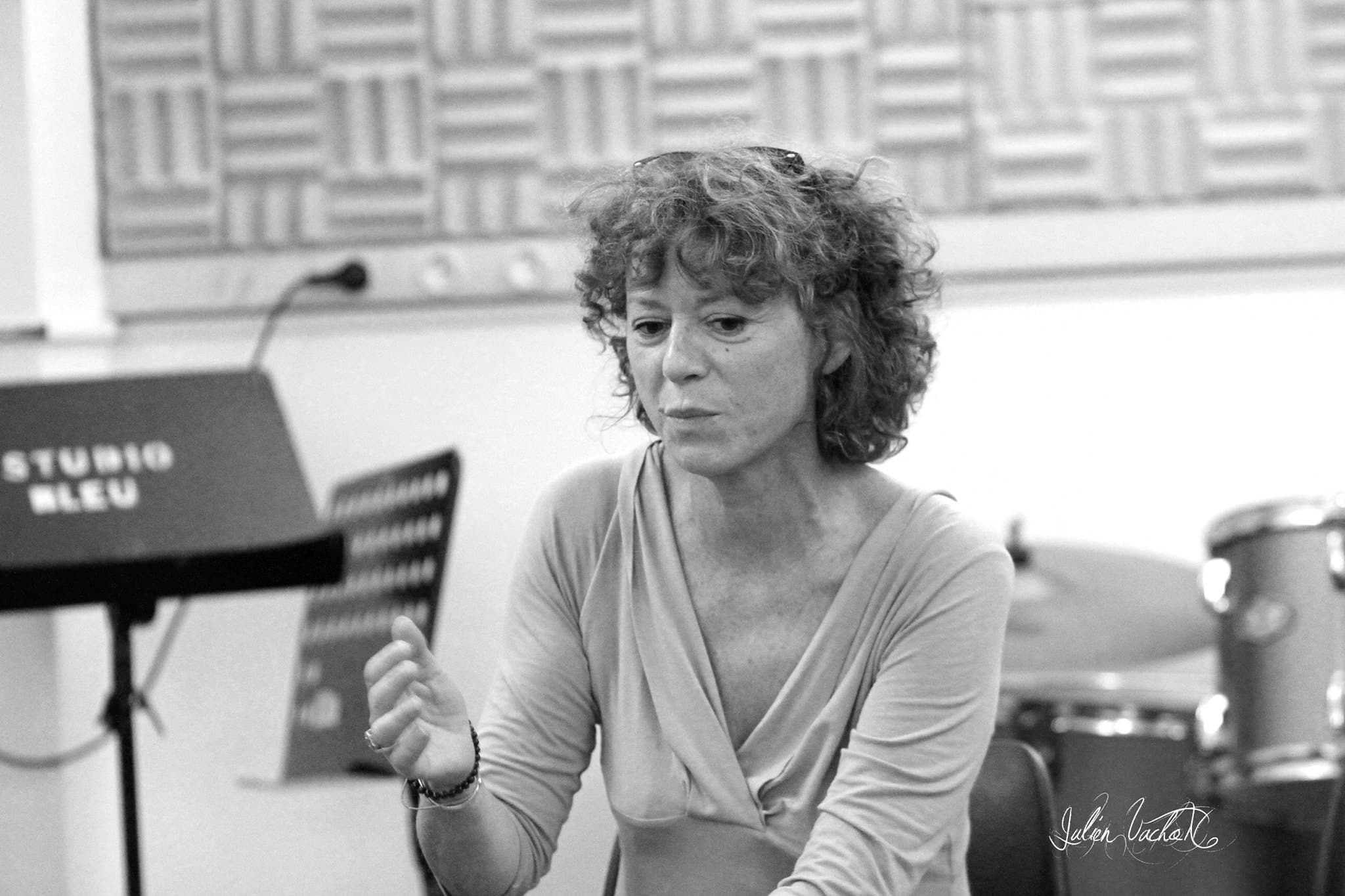 Laure Michelon, manageuse d’artistes, par L’Atelier de Cédric