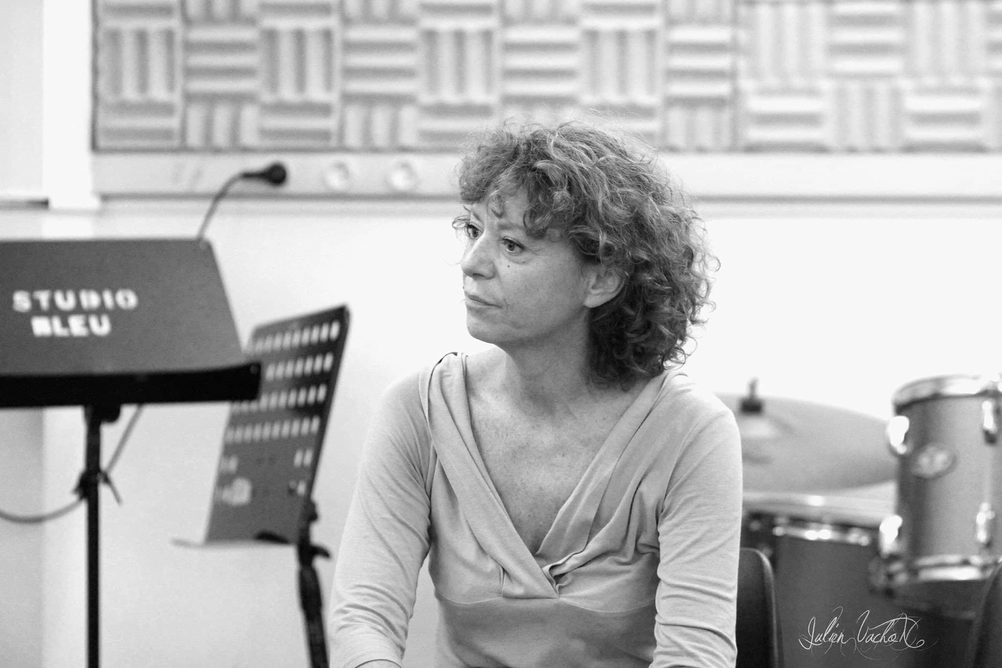 Laure Michelon, manageuse d’artistes, par L’Atelier de Cédric