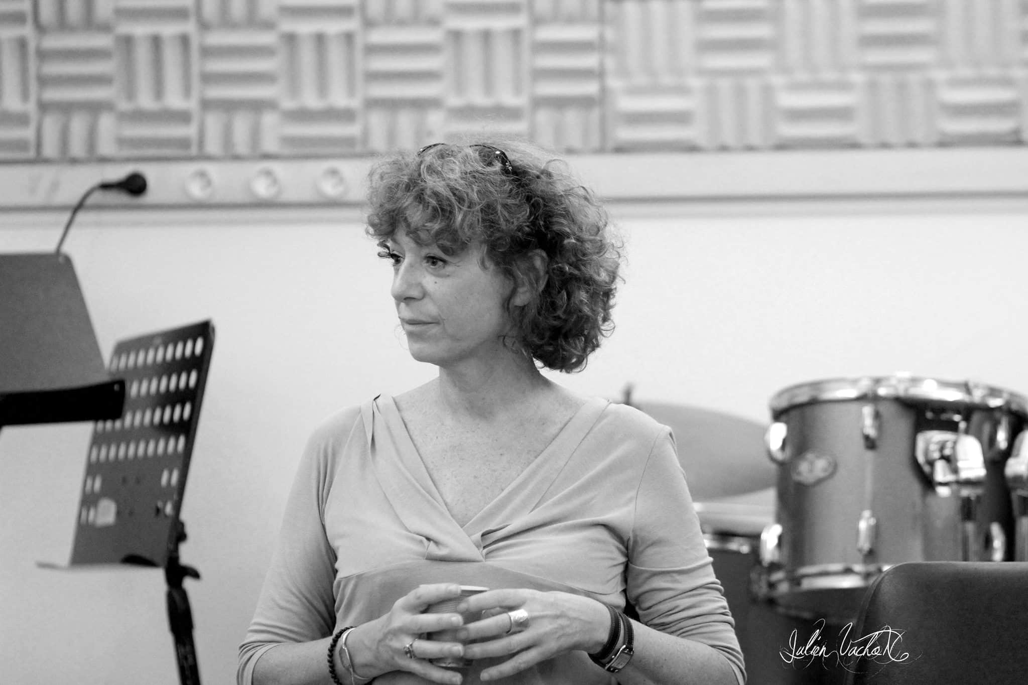 Laure Michelon, manageuse d’artistes, par L’Atelier de Cédric