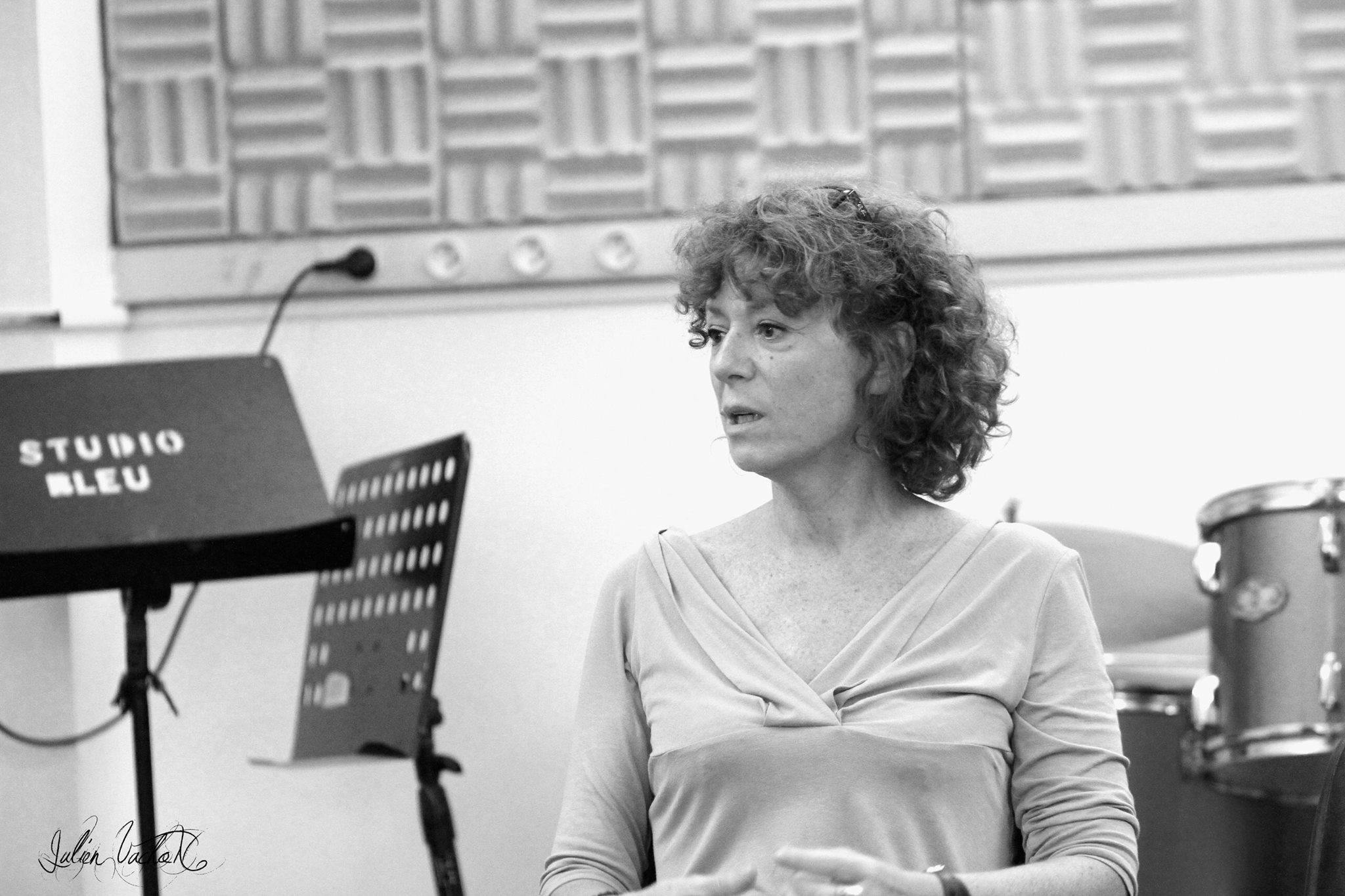 Laure Michelon, manageuse d’artistes, par L’Atelier de Cédric