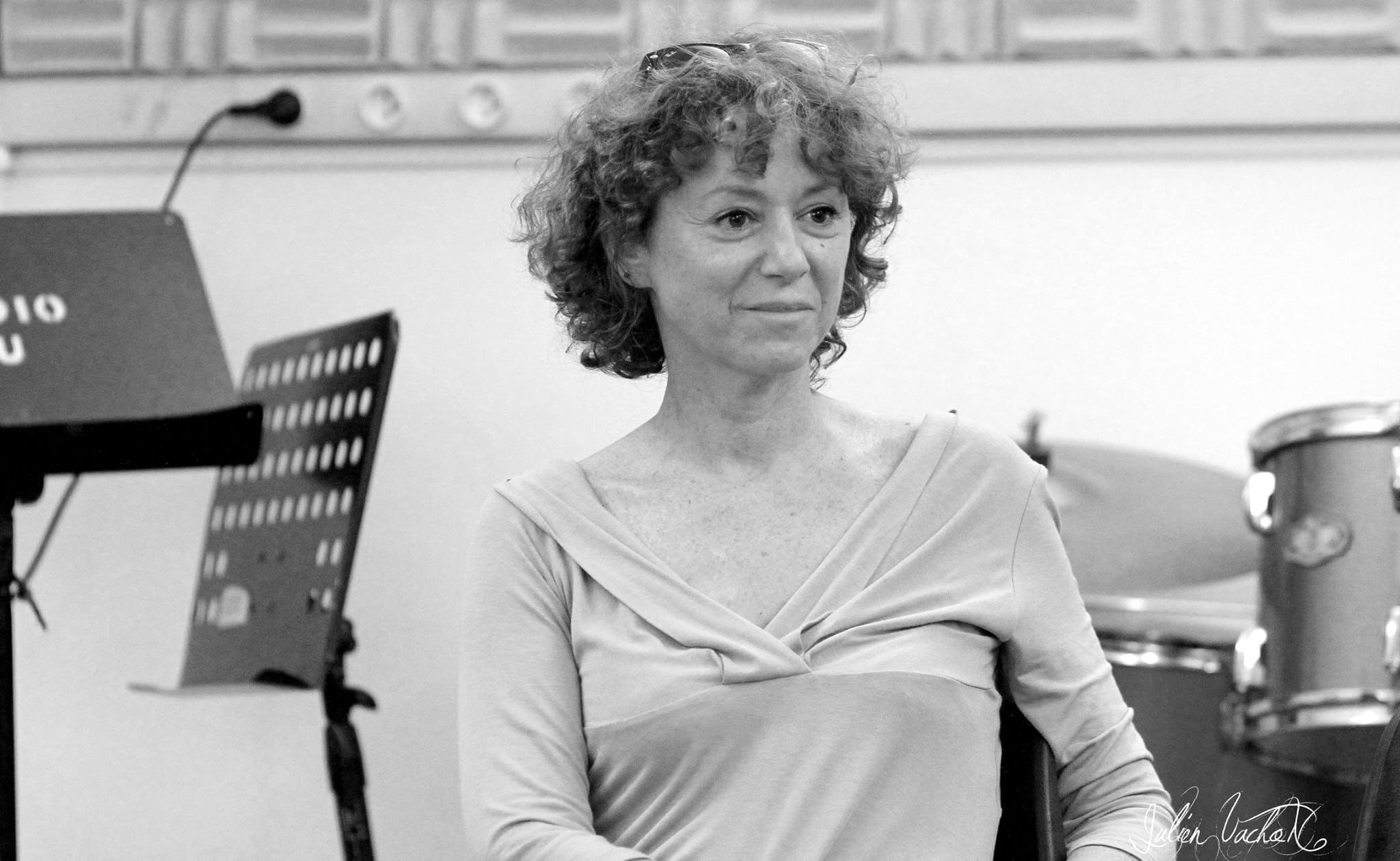 Laure Michelon, manageuse d’artistes, par L’Atelier de Cédric