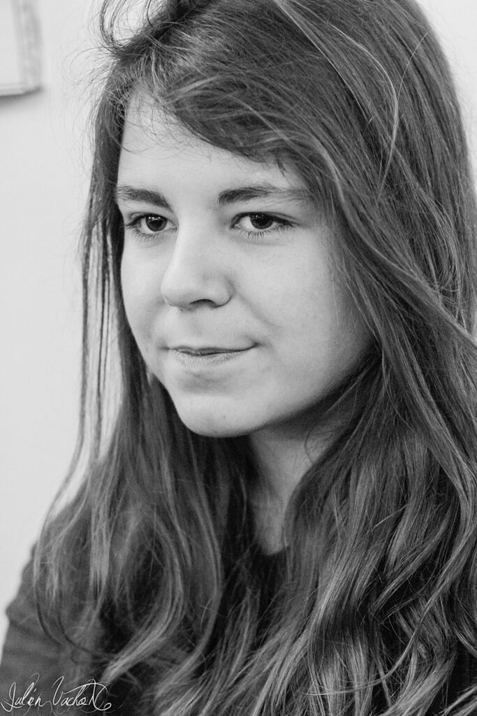 Chine Laroche, artiste à l'atelier de Cédric