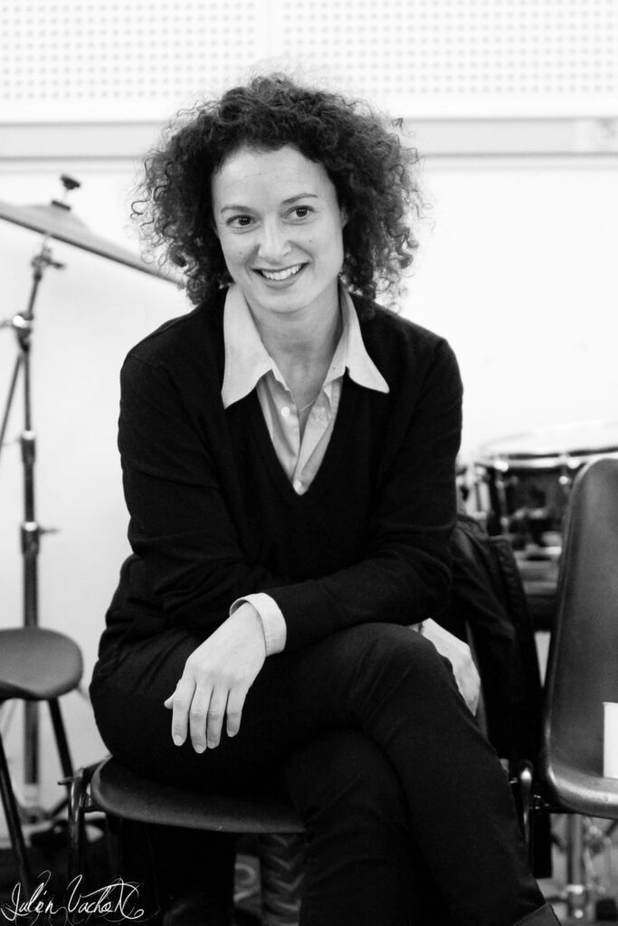 Delphine Grospiron, Live Music Director au MIDEM, photographiée pour L’Atelier de Cédric