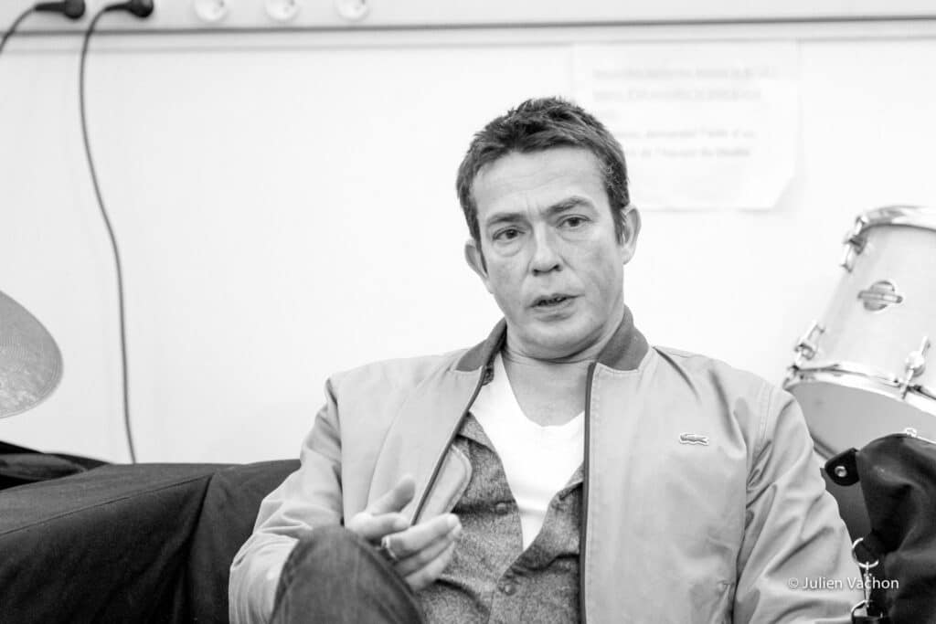 Antoine Coinde, manager d'artistes et expert du music business, photographié pour L'Atelier de Cédric
