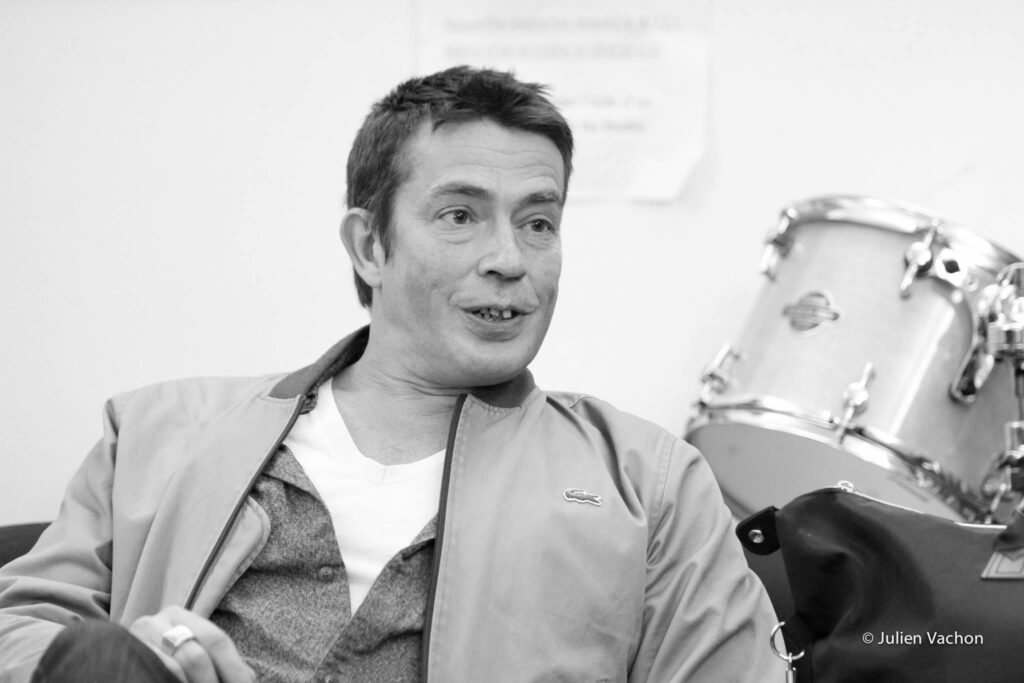 Antoine Coinde, manager d'artistes et expert du music business, photographié pour L'Atelier de Cédric
