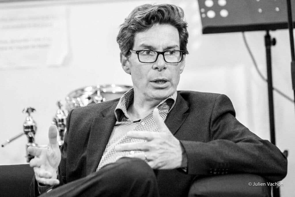 François Besson, directeur de l’action culturelle de la SACEM, photographié pour L’Atelier de Cédric