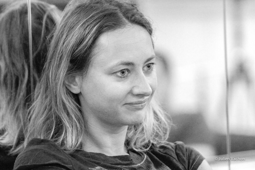 Fabienne Kervella, artiste à l'atelier de Cédric