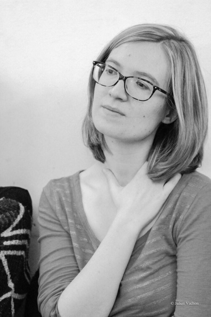 Laura Flane, artiste à l'atelier de Cédric