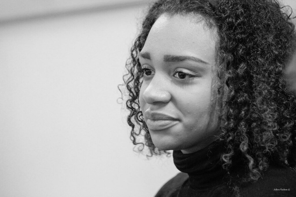 Laetitia Fezeu, artiste à l'atelier de Cédric