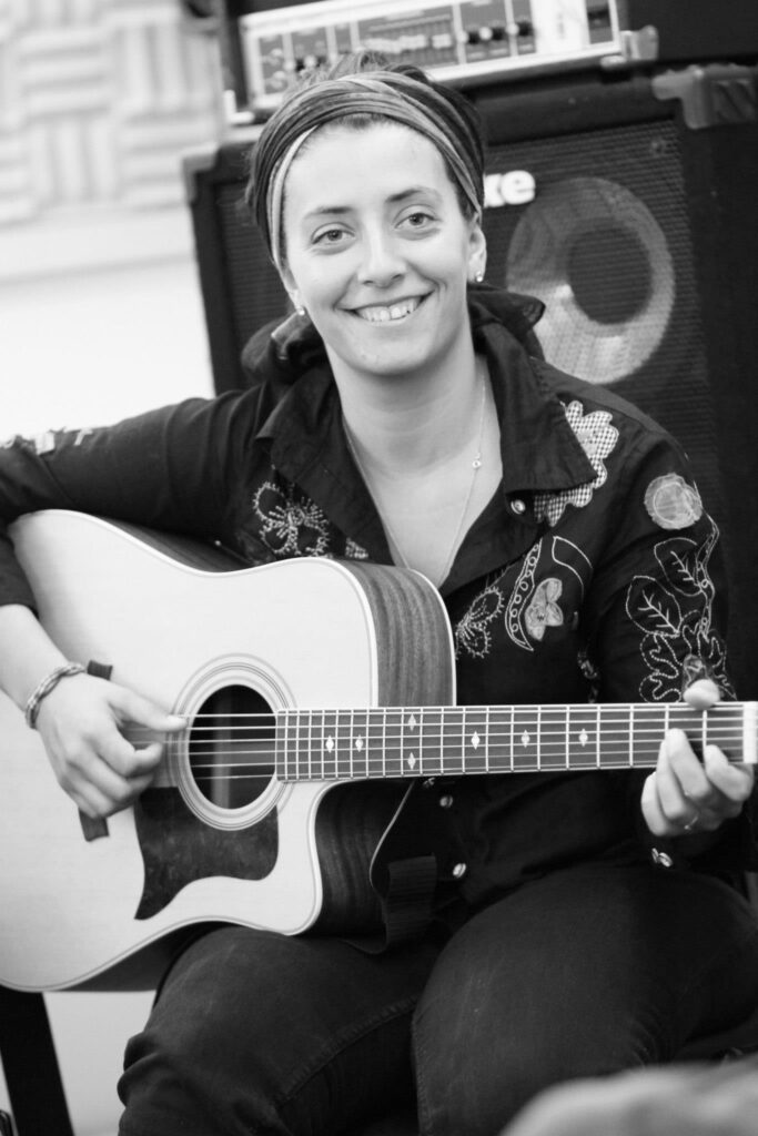Aurélie Desautel, artiste à l'atelier de Cédric
