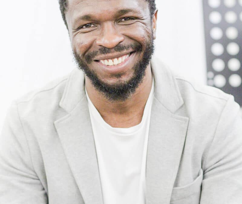 Bassey Ebong – Chanteur / Compositeur