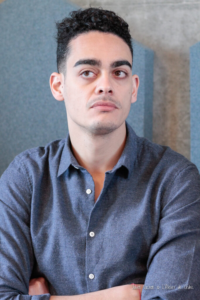 Amir Laïeb, producteur radio (Fun Radio, Follow Prod), photographié pour L'Atelier de Cédric