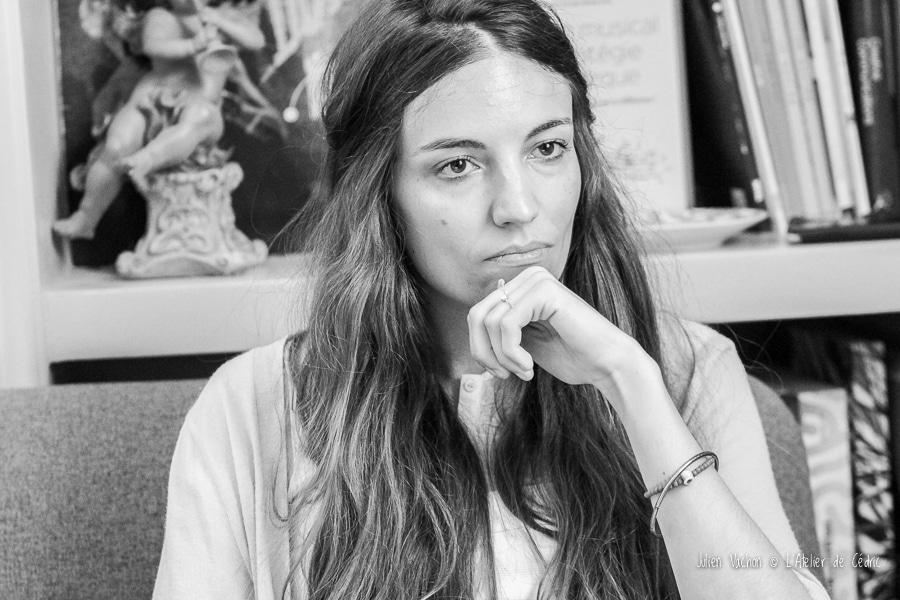 Aurélie Charon, productrice de radio à Radio France, photographiée pour L'Atelier de Cédric