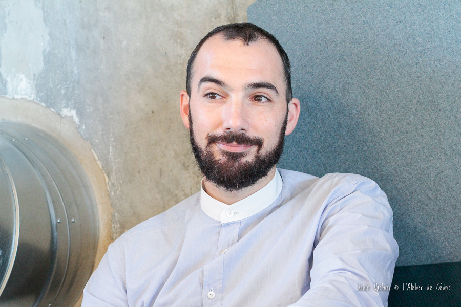 Thomas Zeggane, expert du licensing musical à la SACEM, photographié pour L'Atelier de Cédric