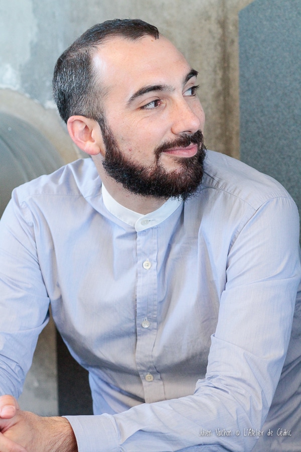 Thomas Zeggane, expert du licensing musical à la SACEM, photographié pour L'Atelier de Cédric