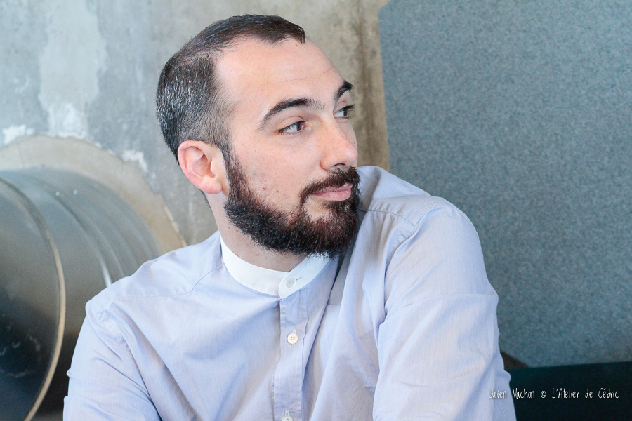 Thomas Zeggane, expert du licensing musical à la SACEM, photographié pour L'Atelier de Cédric