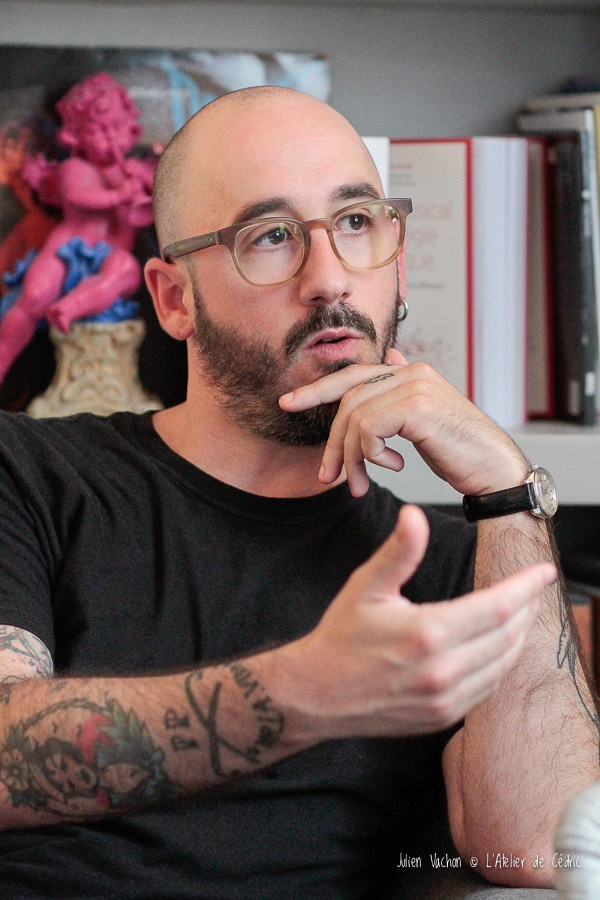 Julien Iriarte, booker chez BASE Productions, photographié pour L’Atelier de Cédric