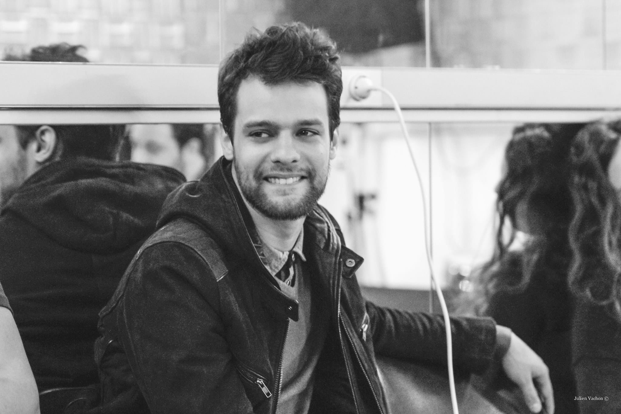 Yanis Sabir, artiste à l’atelier de Cédric