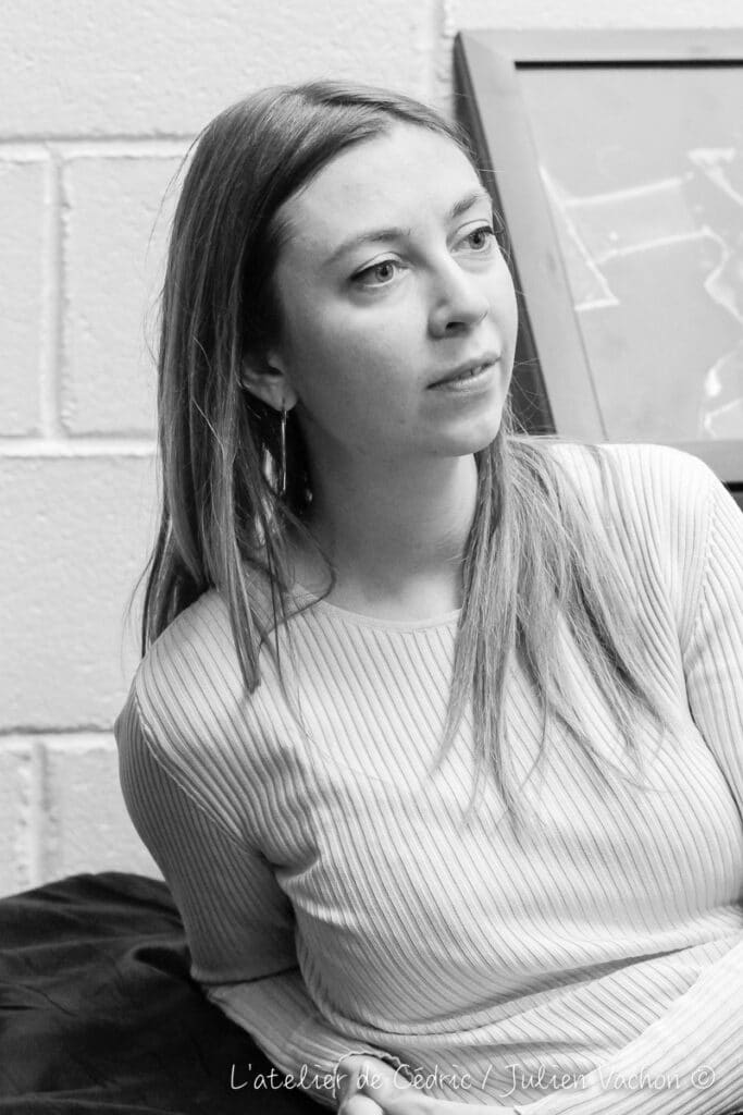 Julie Bednarek, professionnelle de l'édition musicale, photographiée pour L'Atelier de Cédric