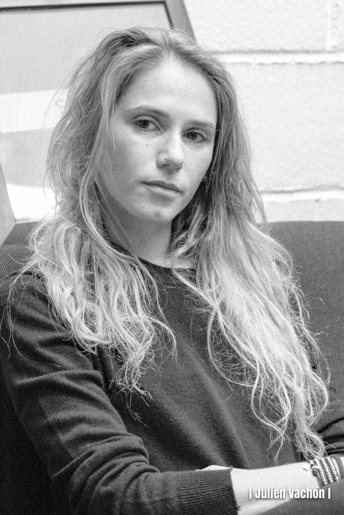 Cécile Garnier, styliste et directrice artistique image, photographiée pour L'Atelier de Cédric