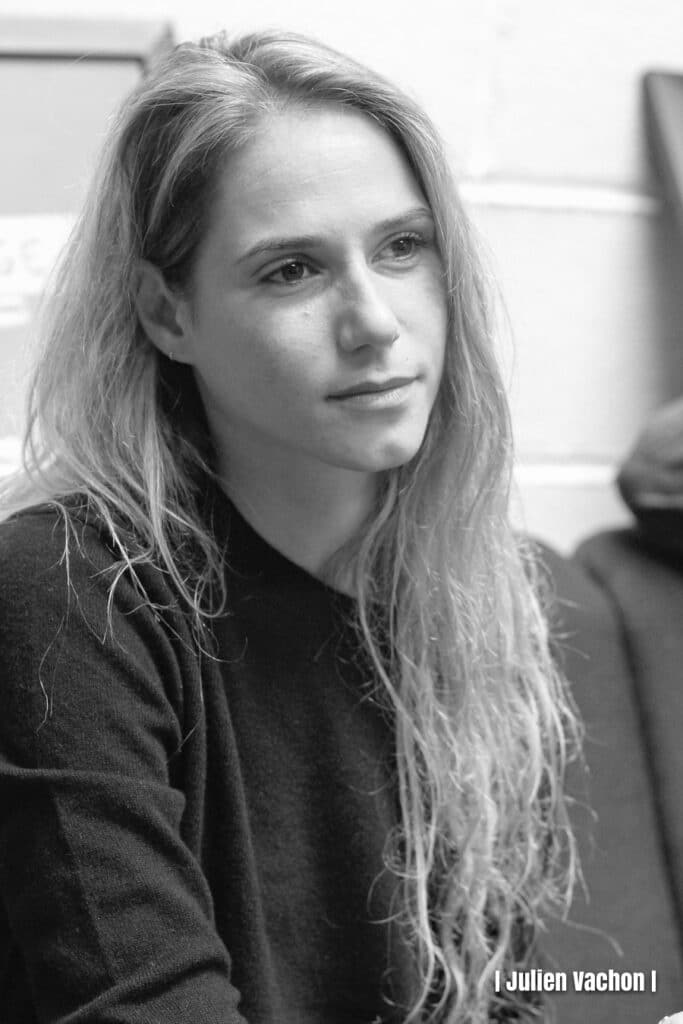 Cécile Garnier, styliste et directrice artistique image, photographiée pour L'Atelier de Cédric