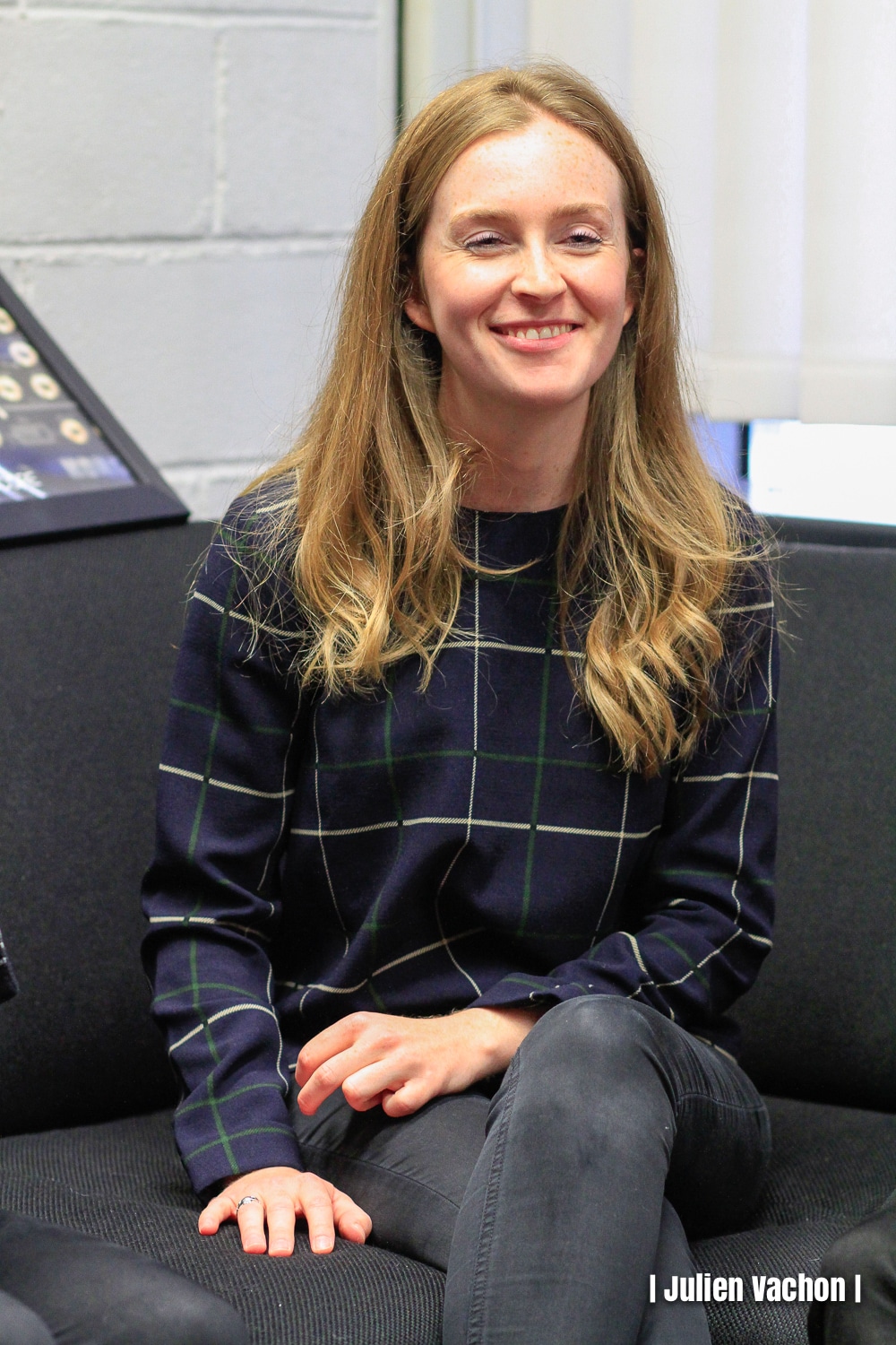 Emma Greco, booking agent chez SUPER, photographiée pour L’Atelier de Cédric chez Believe Music France