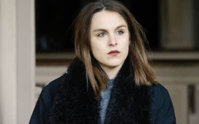 Romane Monnier, attachée de presse musicale et cofondatrice de Chaussettes Claquées