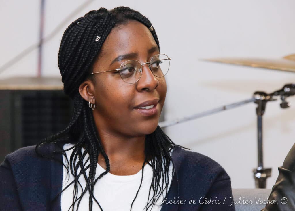 Faustine Ndengeye, management d’artistes, à L’Atelier de Cédric